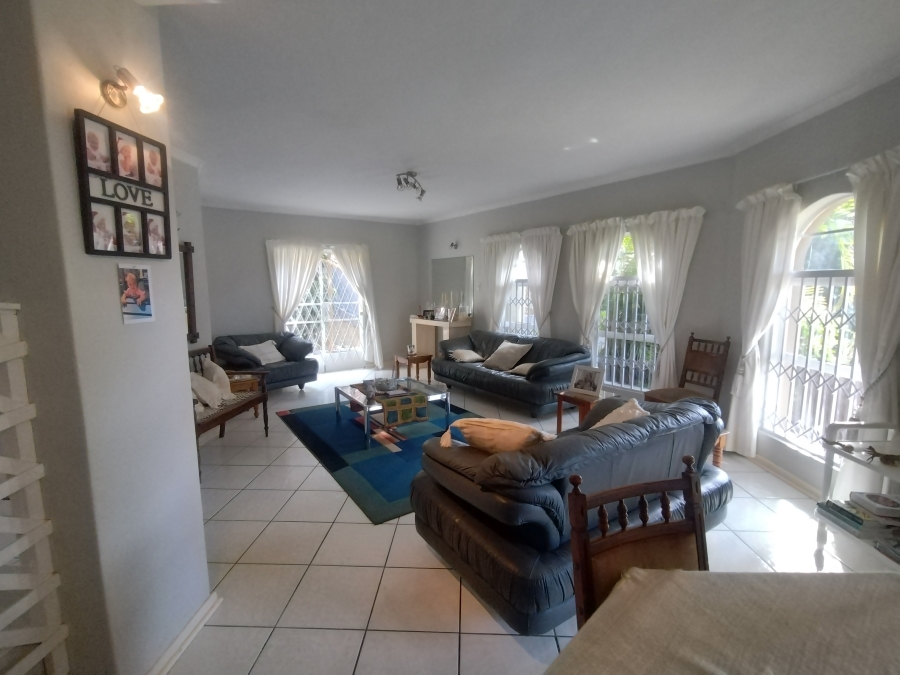 4 Bedroom Property for Sale in Wavecrest Eastern Cape